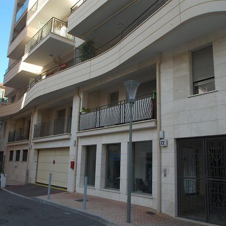 Charmant 2P Moderne Avec Terrasse, Parking Prive, En Plein Centre De Menton, A 2 Pas De La Mer - Fr-1-196-200 Ngoại thất bức ảnh