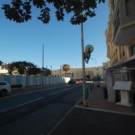 Charmant 2P Moderne Avec Terrasse, Parking Prive, En Plein Centre De Menton, A 2 Pas De La Mer - Fr-1-196-200 Ngoại thất bức ảnh