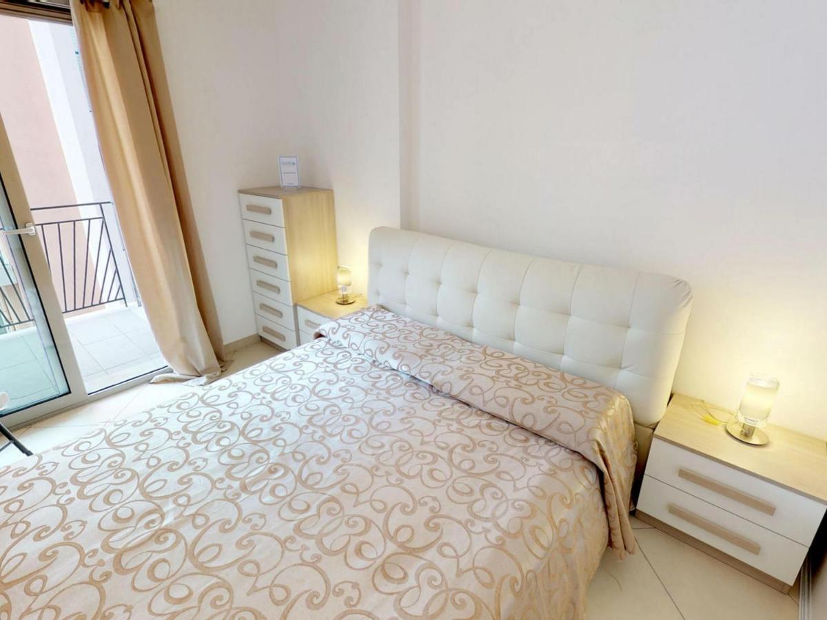 Charmant 2P Moderne Avec Terrasse, Parking Prive, En Plein Centre De Menton, A 2 Pas De La Mer - Fr-1-196-200 Ngoại thất bức ảnh