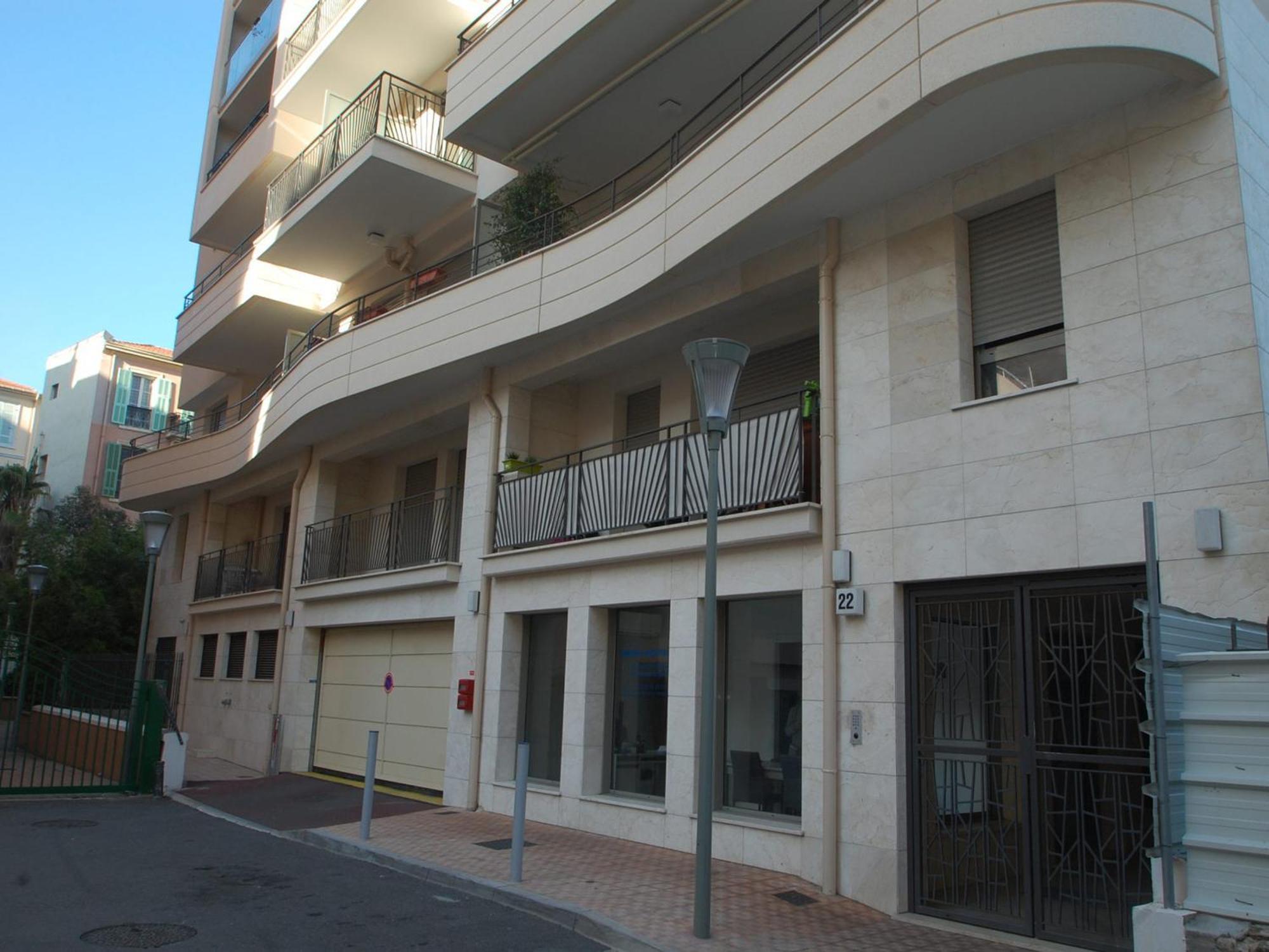 Charmant 2P Moderne Avec Terrasse, Parking Prive, En Plein Centre De Menton, A 2 Pas De La Mer - Fr-1-196-200 Ngoại thất bức ảnh